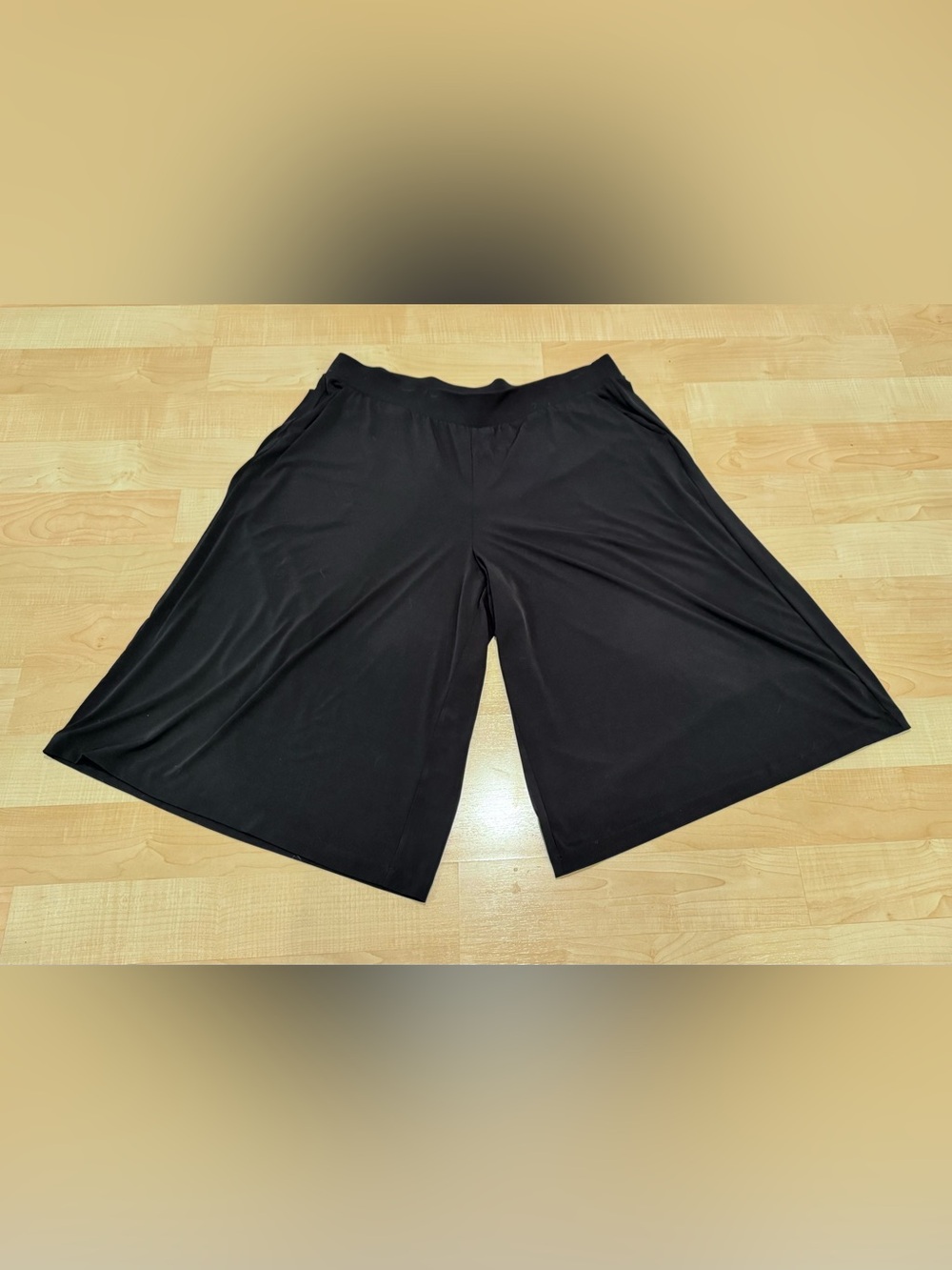 NWOT Lane Bryant Black Matte Jersey Wide Leg Crop Pants, Size 22/24
